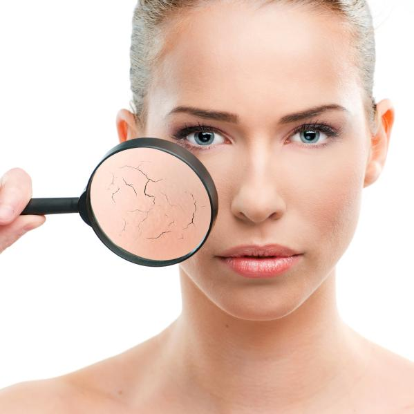 How to effectively solve the problem of dry and flaky skin?​